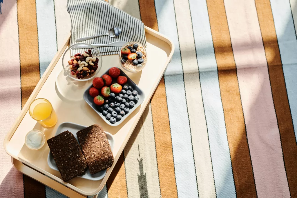 Valorização de Alimentos Nativos Brasileiros: Açaí, Camu-Camu, Buriti e Castanha-do-Brasil para Nutrição e Sustentabili